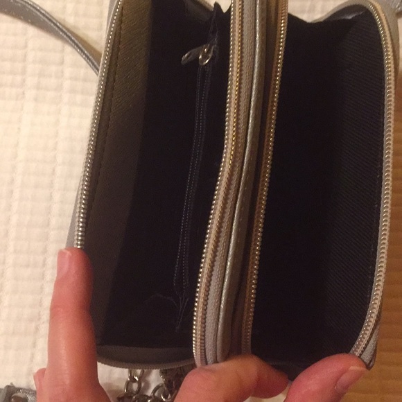 Kenneth Cole Reaction purse - Picture 6 of 8